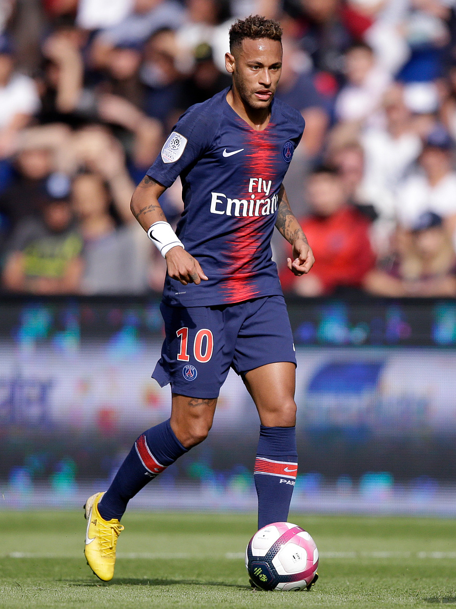 球迷间掀起 球迷间掀起